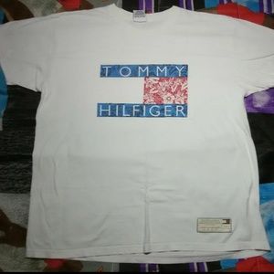 Vintage Tommy Hilfiger flag logo shirt